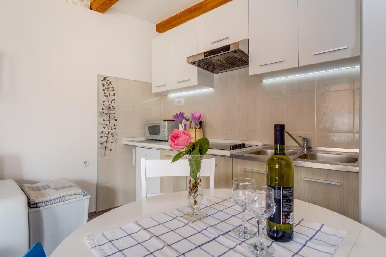 Apartment Kastel *